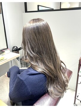 ルルカ ヘアサロン(LuLuca Hair Salon) 【LuLuca豊中／蛍池】ハイトーングレージュ