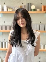 ウーフ(U-fu) 暗髪ヘア 韓国風 大人かわいい レイヤースタイル