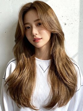 アンブレラカラーミディアムヘアショートカットセミロング50代