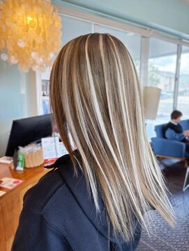 ヘアラウンジ アングゥ(hair lounge ungu) ホワイトストリークハイライト×ミルクティーベージュ