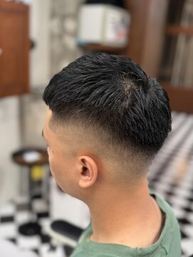 フランクス バーバー ウエストトウキョウ 吉祥寺店(FRANK’S BARBER WEST TOKYO) 波巻きツイストスパイラルリバースセンターパートパH