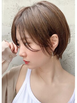 ミィ 表参道(mee.) 【mee.】ハセガワヒトシ ショート　夏　耳かけベージュショート