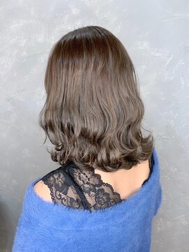 ラヴリア クルメ(LOVERIA KURUME) ≪LOVERIA KURUME/久留米≫ふわミディ×アッシュブラウン