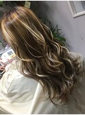 ハイライトベージュ