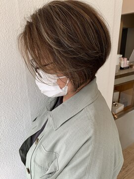 クマ(kuma.) 大人ハイライトボブ