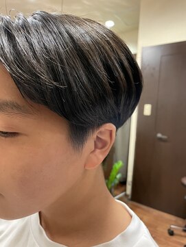 ヘアデザイン ベロニカ(hair design Belonica) センターパートマッシュ