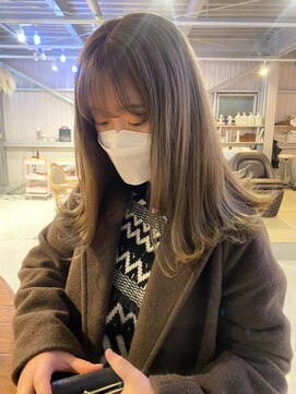 イト(ito) 【 ito / 梅田 】グレージュカラー×外はねワンカール