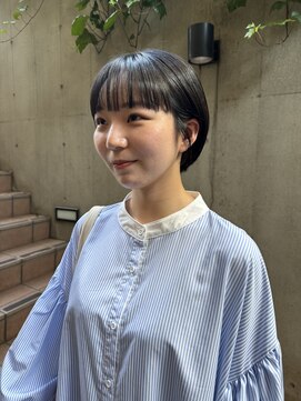 ジェノ(JENO by apish) 丸みショート/暗髪カラー/ワンカールパーマ/前髪カット