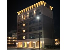 アンバー(AMBER)の雰囲気（沖縄県うるま市のデザイナービルの1階にあります！）