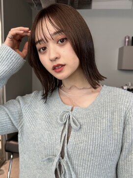 トリッカ シブヤ(TRICCA SHIBUYA) 切りっぱなしボブぱつっと外はねブラウンベージュ大人ボブ渋谷