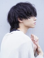 ツイスパの動きに陰影をプラス。こなれマッシュウルフ