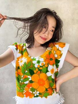 アンサム リリー(UNSOME Lille) ミディアムレイヤー/ウェット/シースルー/オリーブグレージュ