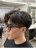 メンズセンターパートニュアンスパーマアップバング