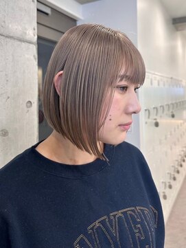 サンクプロジェクト(cinq PROJECT) ショートボブミルクティーベージュカラーダブルカラーハイトーン