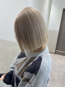 ルシティ(Le City) White beige【ブリーチ/ダブルカラー/髪質改善/ホワイトカラー】