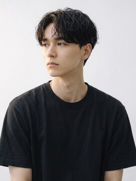 キビト(kibito) ナチュラルセンターパートアクティブショートパーマ20代30代40代