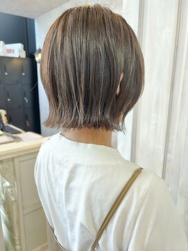キャアリー(Caary) 福山市美容室Caaryボブ切りっぱなしボブミントベージュカラー