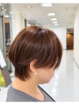 クレスフィリア (CLESC') 大人女性向けの丸みショート