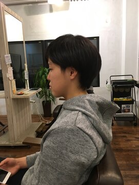 アンプレヴーアジュテ(Impre'vu ajoute) カジュアルショートボブ