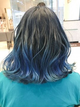 ミーティア バイ クアトロ(Meteor By QUATRO) 色落ちも楽しめるブルーグラデーション