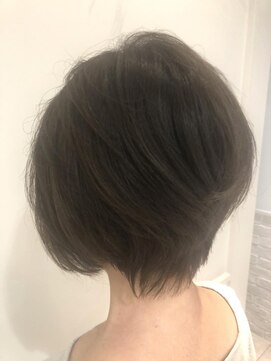 コム(com by neolive) お手入れ簡単ショートボブ3