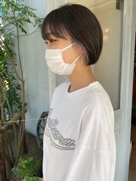 リィベ(Liibe) ショートボブ/インナーカラー/マスクヘア