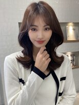 フォンズ(FONS)&nbsp;上品くびれヘア小顔後れ毛 顔まわりカット 20代30代40代艶カラー