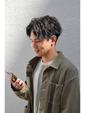 クオンヒール(QUON HEAL) 波打ち外ハネアイロン風センターパートパーマ