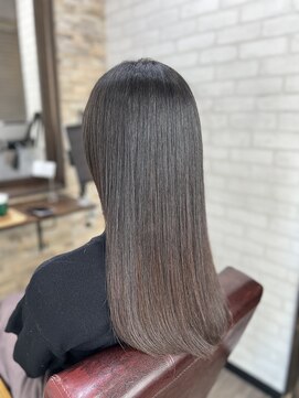 アトリエナガノ(atelier nagano) ニュアンスカラー/センターパート/ツヤ髪スタイル/ブルージュ