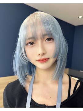 モニカ 原宿店(MONIQA) ホワイトカラー×水色