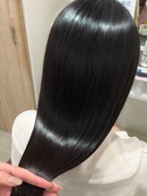 【美革ストレートとは？】パサつき・ゴワつきお悩みを髪質改善