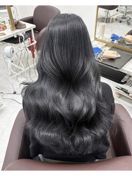 アイズ 横浜(IS) 【nanami指名】ブルーブラック/レイヤーカット