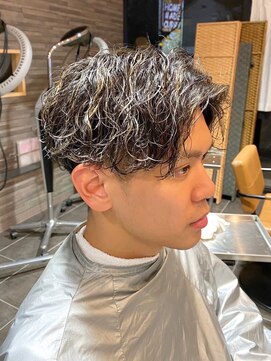 アイコニック 日進梅森台店(ICONIQ) メンズパーマ/波巻き/ツイスト/スパイラル/ツイスパパーマ