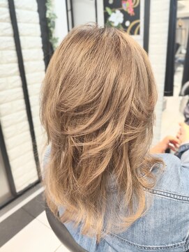 ヘアースタジオ ジェイワン(hair studio J ONE) 30代40代50代60代ブロンドウルフレイヤー脱白髪染め白髪ぼかし