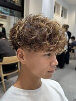 フィフス(fifth)&nbsp;原宿メンズスペインカール外国人風パーマ波巻きスパイラルパーマ