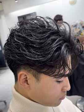 フィフス トウキョウ (fifth TOKYO) 渋谷フェザーパーマメンズマッシュウルフセンターパートカット