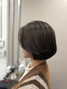 レンネ(Renee) 色気溢れるレイヤーボブ×透明感オリーブグレージュ