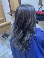 モアムー(Moremuu)&nbsp;【りえ】ハイライトカラー