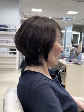 ケンジ 平塚ラスカ店(KENJE) ワンホンレイヤー/ミルクティーブロンド/ダークブルー/平塚駅