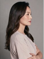 キヴィ(kivi) 大人ゆるふわセミロング×透明感イルミナカラー 艶髪