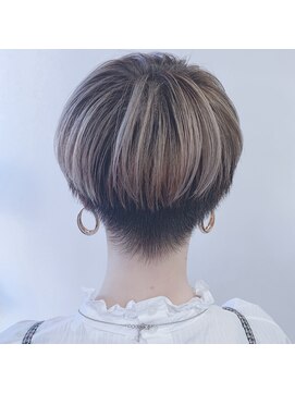 テクライズ 豊橋店(TECHRISE) シルバーグレージュ×ショート