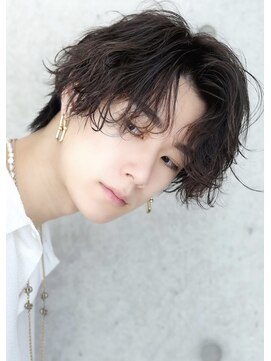 リップス 表参道店(LIPPS) 波巻き前下がりミディ