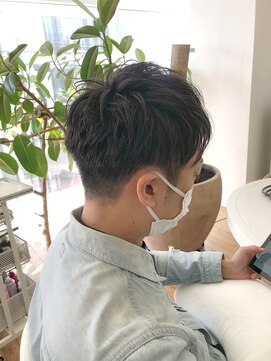 ヘッズ 本八幡店(HEADS) MEN'S HAIR  センターパート　ツイストスパイラル　コンマヘア