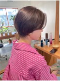 大人ショートxグレージュカラーx耳掛けショートヘルシースタイル