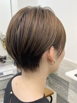 ノーベンバー(NOVEMBER) 【すっきり綺麗なショート】