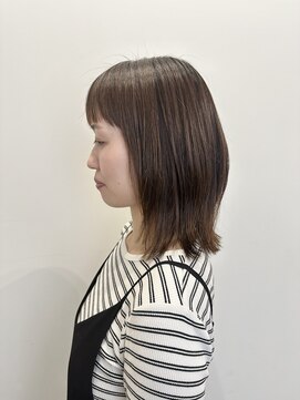 ゼンドットカラスマ(Zen.karasuma) 地毛風ストレート×白髪ぼかし20代30代40代