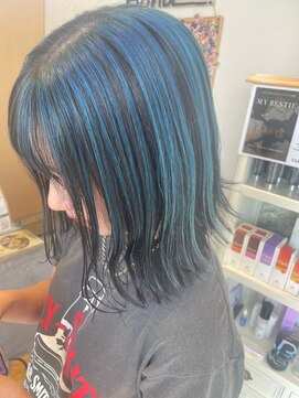 ヘアーワークス ボナ(HAIR WORKS bona.) 大人かわいい外ハネミディアムヘア×エメラルドブルーハイライト