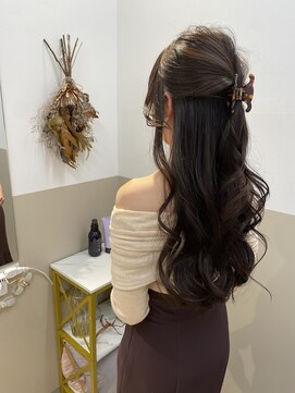 シュヴーブリヤン(cheveux brillants) 【縮毛矯正で乾かすだけで艶髪を叶える】艶髪アレンジも可愛い