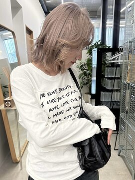 ベージュカラー