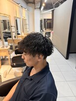 アイズ 海老名(AIZU)&nbsp;ツイストスパイラル　波巻きパーマ　マッシュ　メンズカット